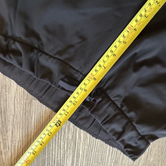 Lululemon Athletica Black On The Fly 27”L Pants with Drawstring - Picture 6 of 10